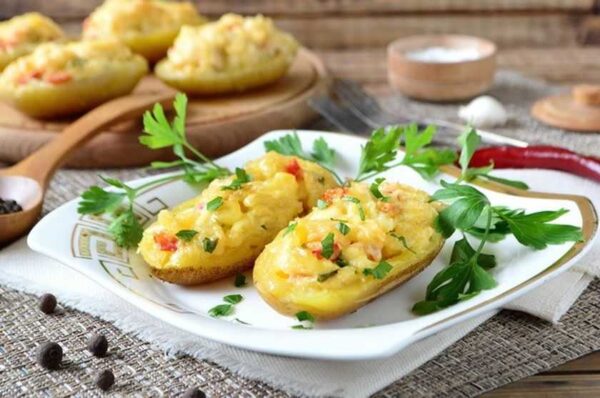 Картофель запеченный с начинкой