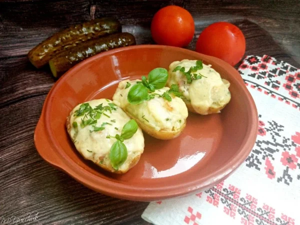 Картофель запеченный с начинкой